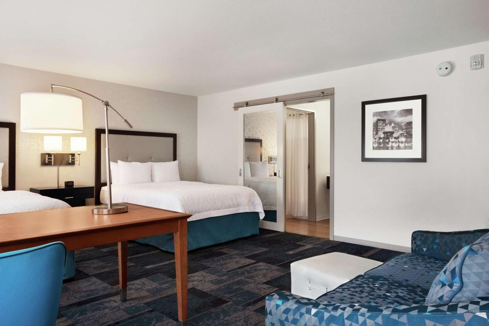Hampton Inn & Suites Rosemont Chicago O'Hare Exterior photo